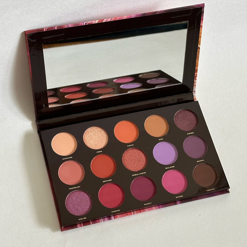 Hipdot Eyeshadow Palette